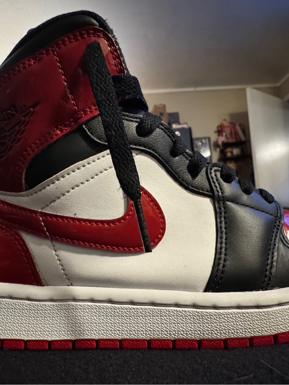 Nike Air Jordan 1 Mid SE Shoes Patent Bred Black Red White Men 8.5 Women 7. - Picture 14 of 16